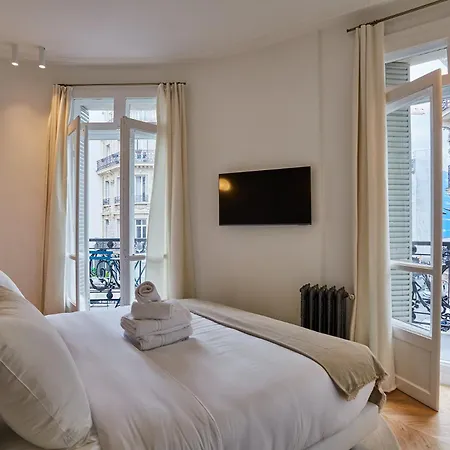 Opera Vendome By Prestige Apartment *