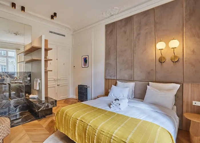 Opera Vendome By Prestige Apartment